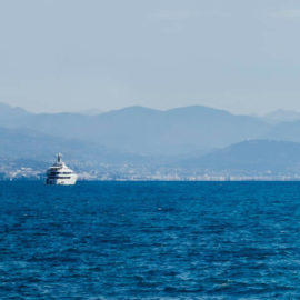 Crew house in antibes near port vauban